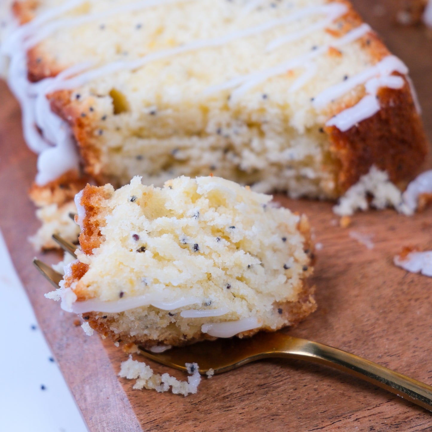 LEMON AND POPPY SEED LOAF