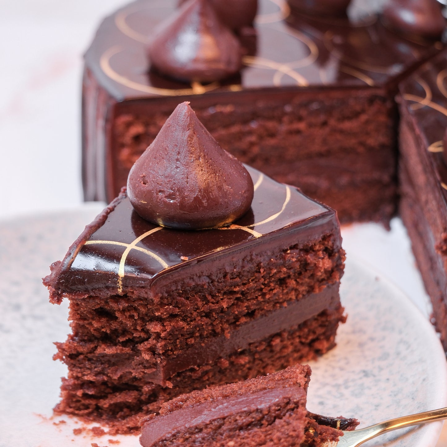 DOUBLE CHOCOLATE CAKE